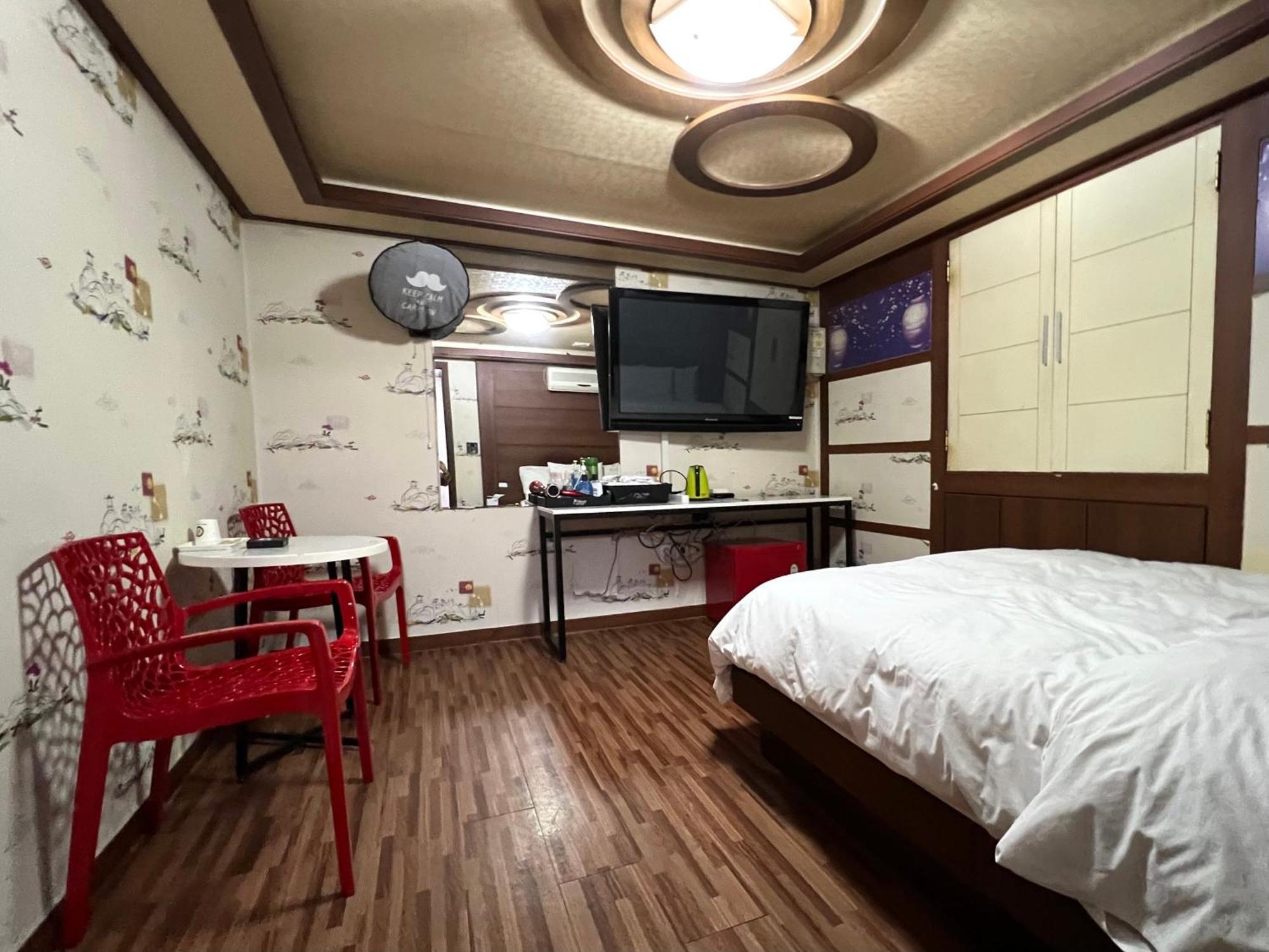 Picasso Motel Seoel Buitenkant foto